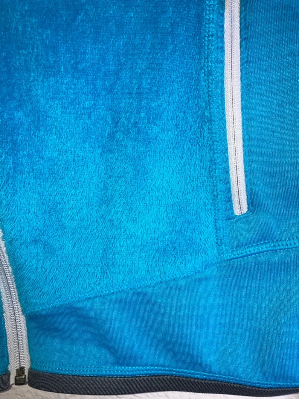 Patagonia R2 Jacket - Picture 6 of 15